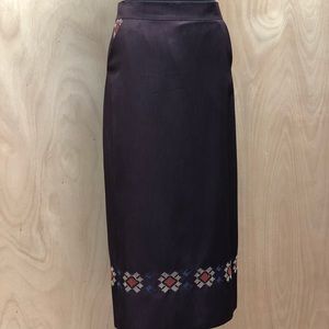 Burgundy tatreez maxi pencil skirt size 42 (m)